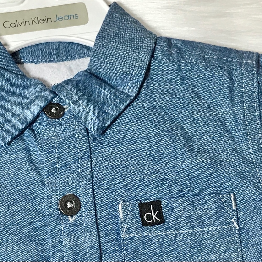 Calvin Klein Jeans Top & Shorts Set 12 mo - Picture 2 of 2